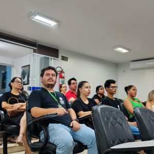 Servidores da Saúde e empresários do setor de drogaria e farmácia participam de palestra sobre a NBCAL