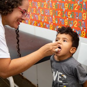 Secretaria de Saúde realiza ação de vacinação contra paralisia infantil neste sábado