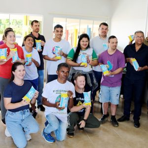 Leite produzido durante torneio leiteiro da Expoverde é repassado a instituições assistenciais