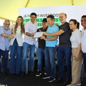 Com lançamento de obra e entrega de títulos de propriedade, moradores da Agrovila João Ponce de Arruda vivem dia histórico