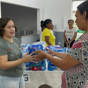 Fraldas arrecadadas na Corrida do Algodão são repassadas a famílias atendidas pela Secretaria de Assistência Social