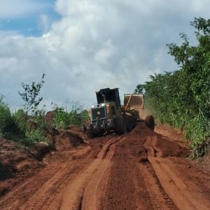 Secretaria de Obras trabalha na manutenção de estradas rurais