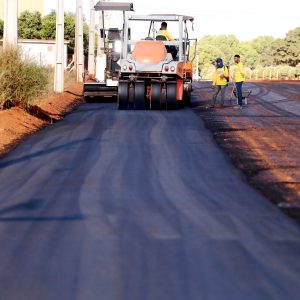 Prefeitura está executando mais uma etapa de pavimentação no Distrito Industrial