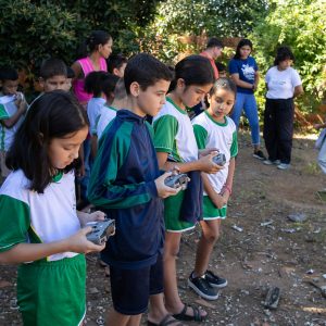 Alunos do ensino fundamental da Escola Dona Maria Artemir Pires desenvolvem projeto para identificar focos do Aedes aegypti com o uso de drones