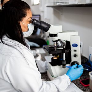 Laboratório Municipal realiza até 44 mil exames mensalmente