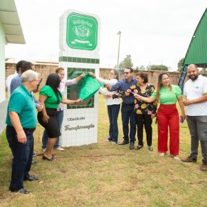 Salas de aula inauguradas hoje no Santo Antônio da Fartura vão proporcionar mais conforto aos alunos e ampliar oferta de vagas
