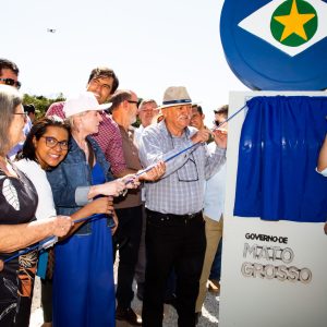Pavimentação da MT-140 representa desenvolvimento; prefeito Alexandre participou da inauguração da pavimentação 281,9 km da rodovia