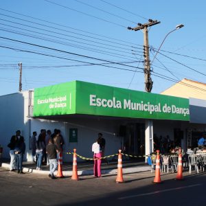 Escola de dança vai atender até 200 alunos