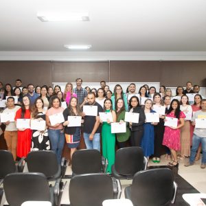 Servidores concursados são empossados nos cargos