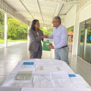 Secretário de Segurança apresenta projeto para construção de sede própria do Procon à deputada Gisela Simona