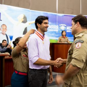 Em dia de troca de comando, Corpo de Bombeiros homenageia prefeito de Campo Verde com medalha Comendador D. Pedro II